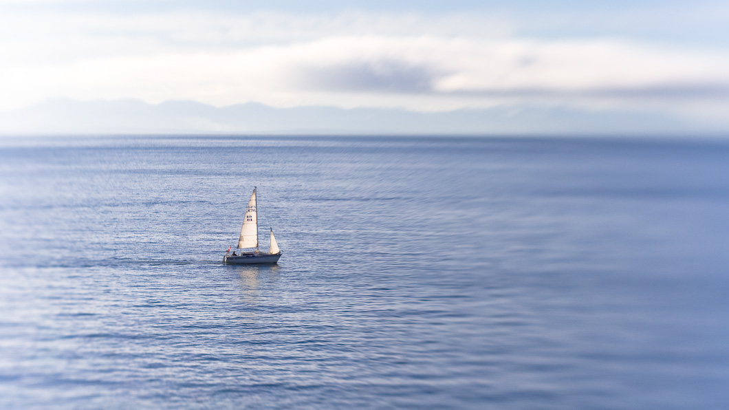 Une Seule Sailboat